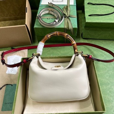 Gucci Diana Small Hobo Bag 