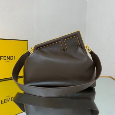 Fendi First Medium Borsa in pelle