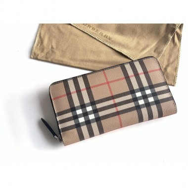 Burberry Zippy wallet 