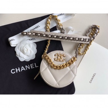 Chanel pelle 19  clutch con catena  