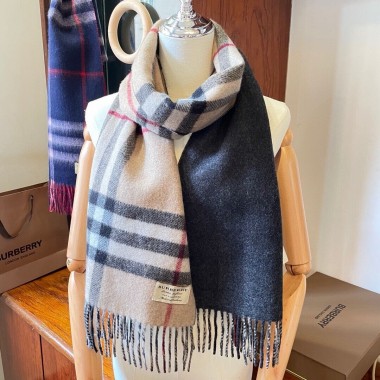 Burberry Reversible Cashmere scarf  32 x 200 cm 