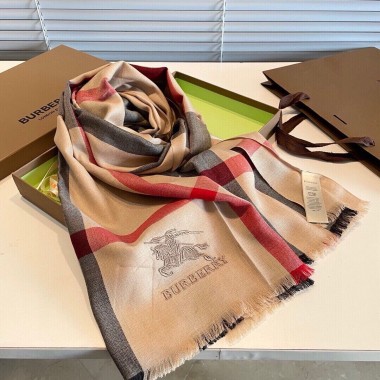 Burberry Soft Cashmere scarf  70 x 200 cm 