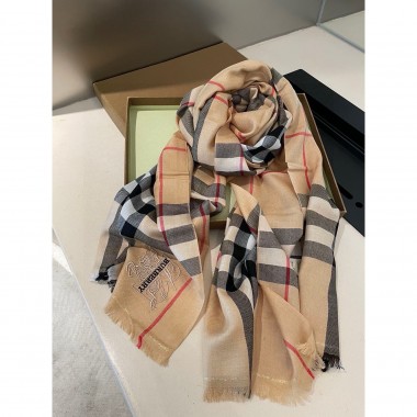 Burberry Lightweight Cashmere scarf  70 x 200 cm 