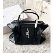 Givenchy LargeAntigona Lock soft Bag