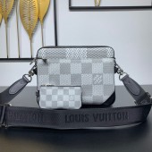Louis Vuitton Tro Messenger 