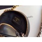 Chanel pelle 19  clutch con catena  