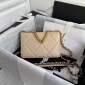 Chanel pelle 19  Pochette con catena  